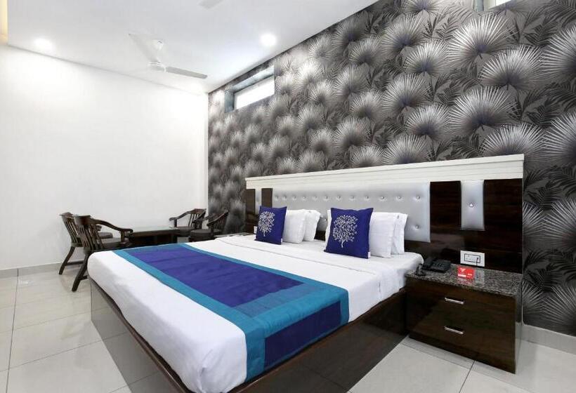 هتل Oyo 9674  Obr