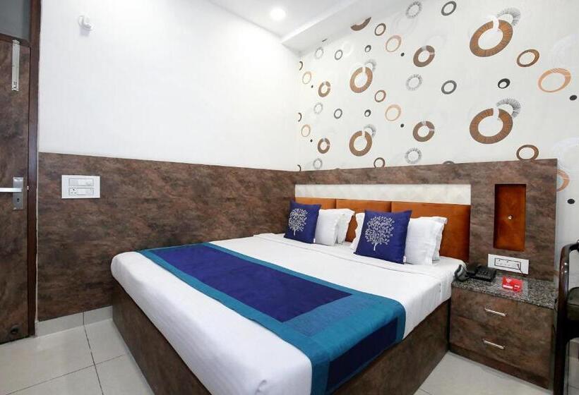 هتل Oyo 9674  Obr