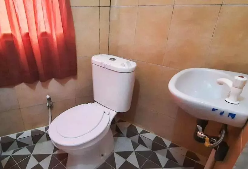 Hotelli Reddoorz Near Pagoda Open Stage Parapat