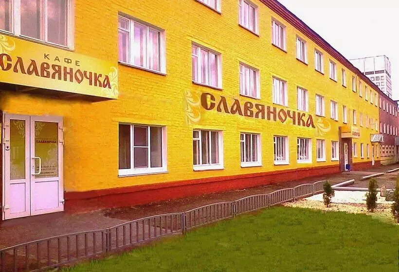 ホテル Slavyanochka