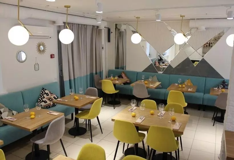 ホテル Slavyanochka