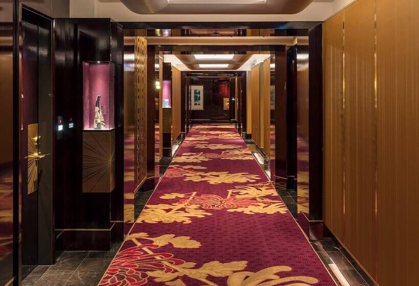 Отель The Darling At The Star Gold Coast