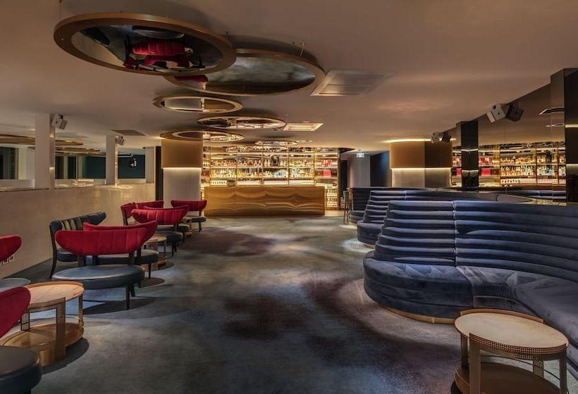 Отель The Darling At The Star Gold Coast