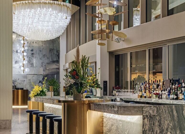 Отель The Darling At The Star Gold Coast