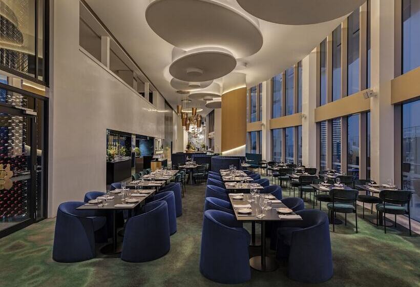 Отель The Darling At The Star Gold Coast