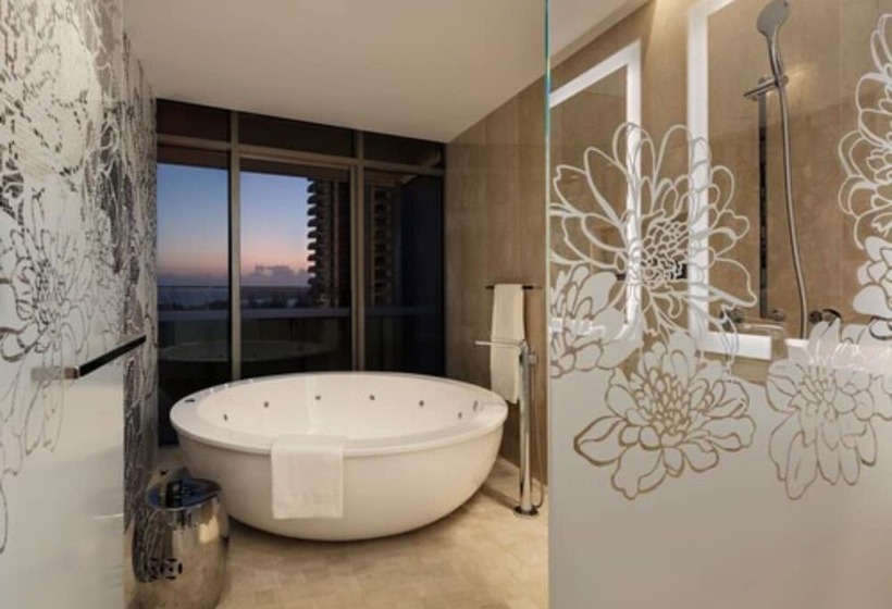 Отель The Darling At The Star Gold Coast