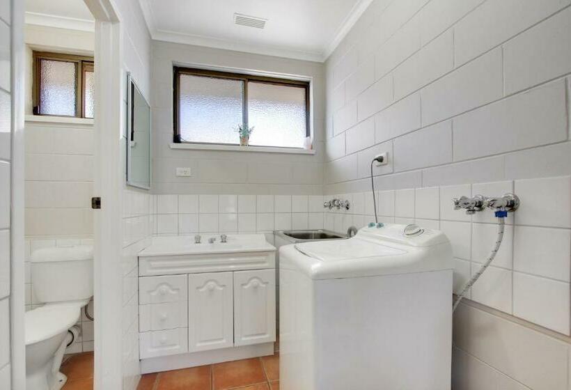 Hybiscus Waterfront Apartments