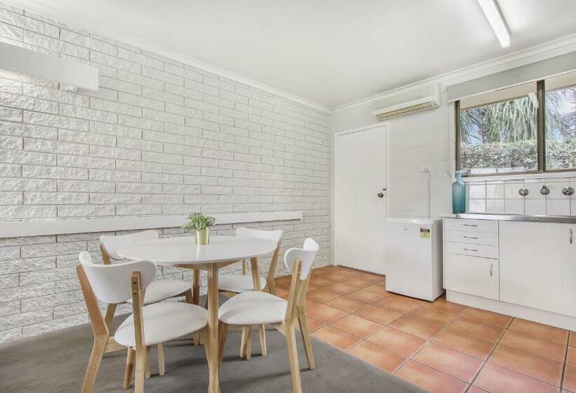 Hybiscus Waterfront Apartments