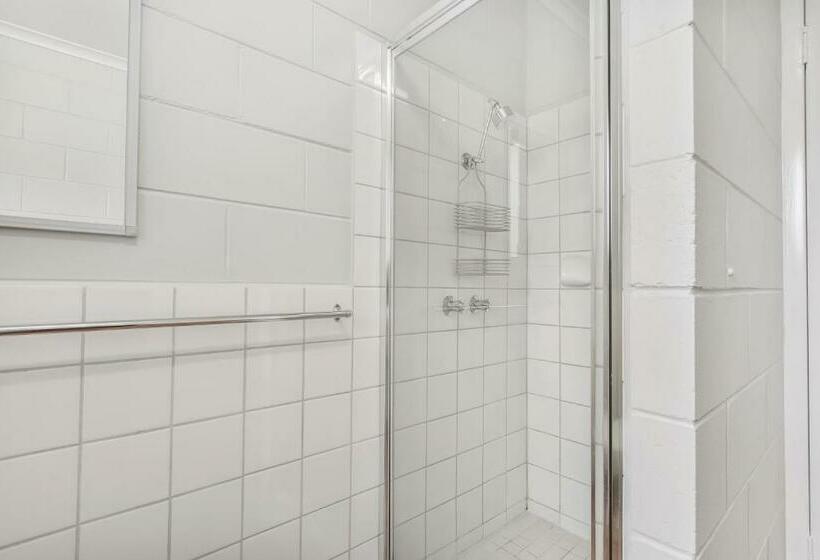 Hybiscus Waterfront Apartments