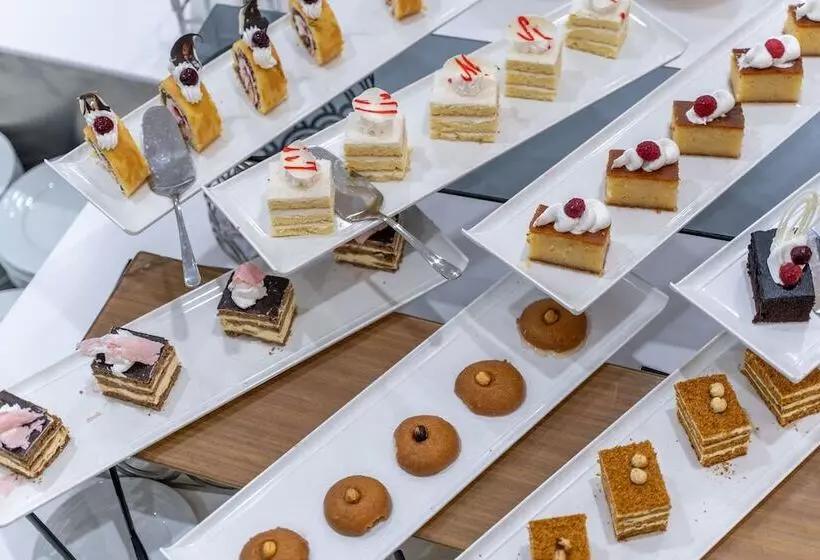 هتل Grand Bellagio Batumi Convention & Casino