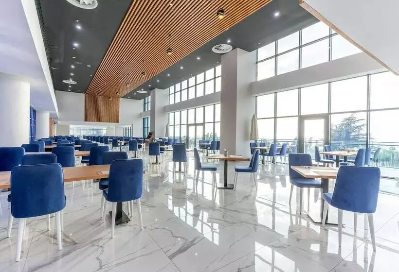 هتل Grand Bellagio Batumi Convention & Casino