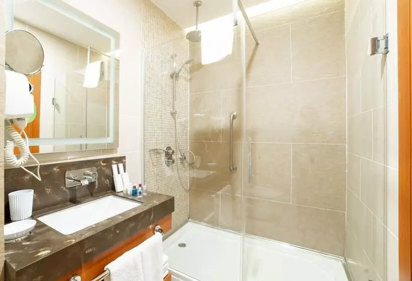 هتل Grand Bellagio Batumi Convention & Casino