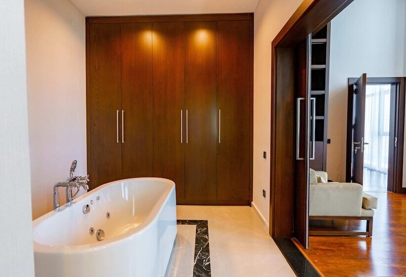 هتل Grand Bellagio Batumi Convention & Casino