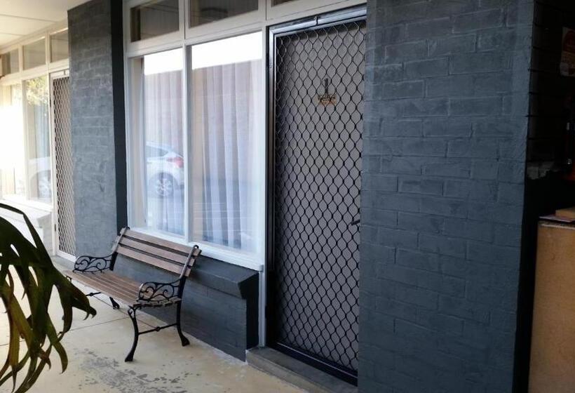 모텔 Belmore Motor Inn