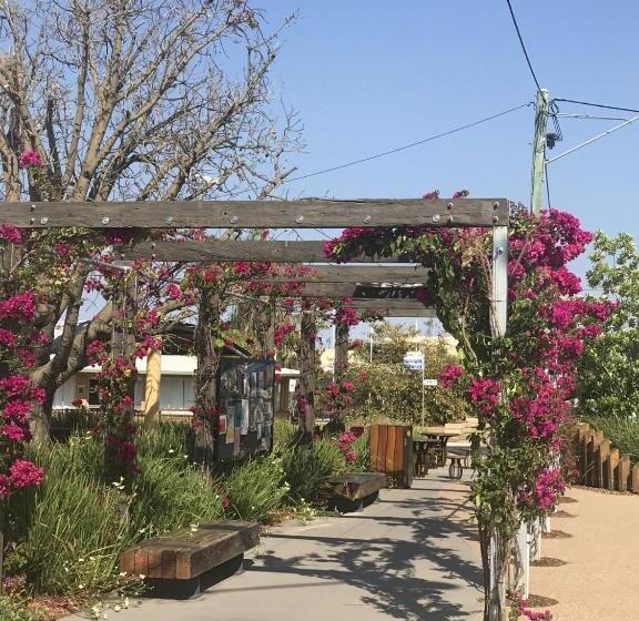 Мотель Golden West Motor Inn