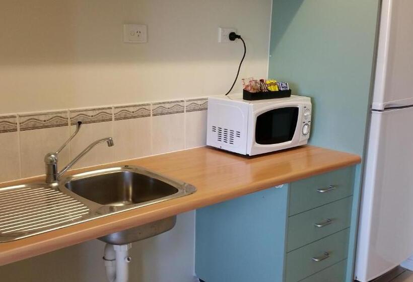 汽车旅馆  Port Denison Motor Inn