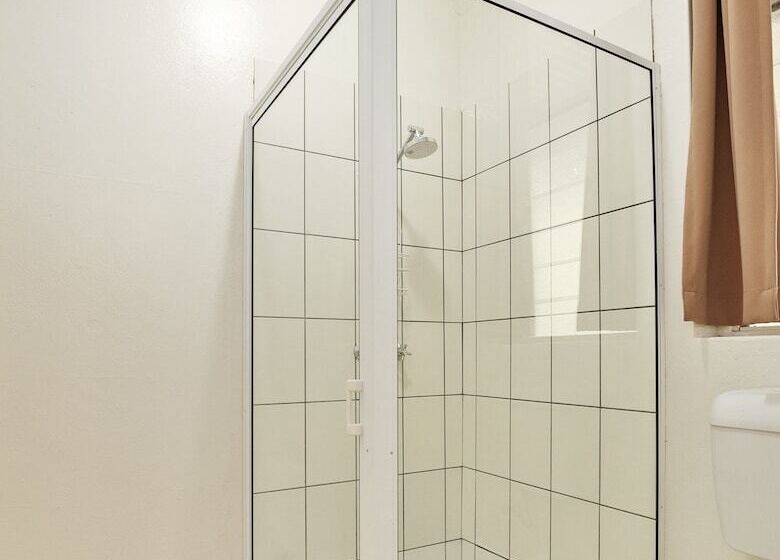 فندق على الطريق Riverview Tourist Village