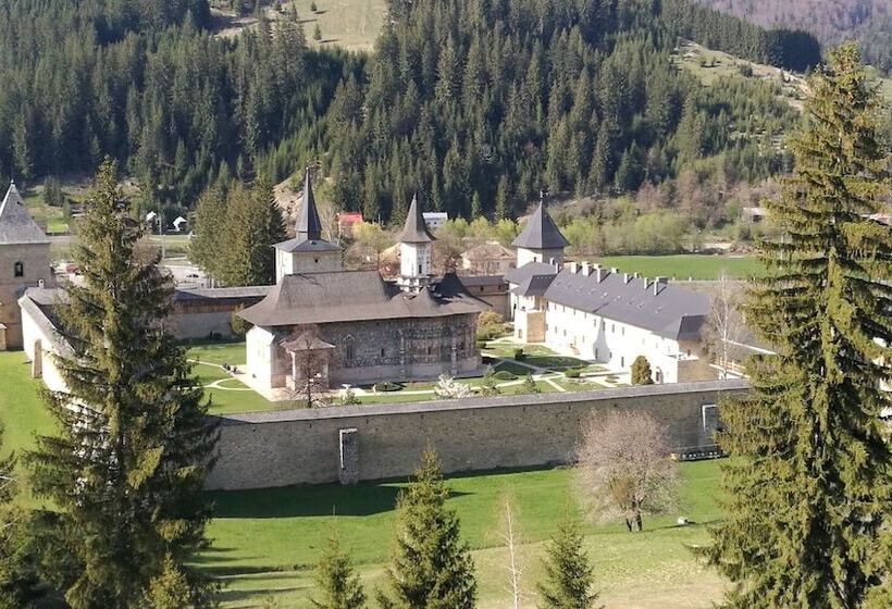 پانسیون Casa Octavian