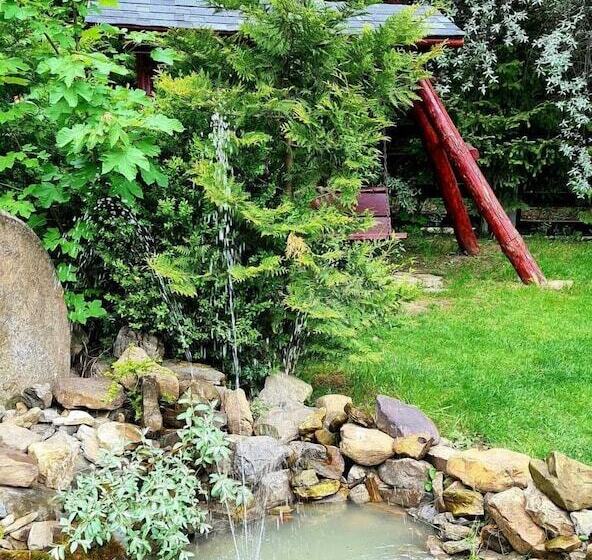 پانسیون Casa Octavian