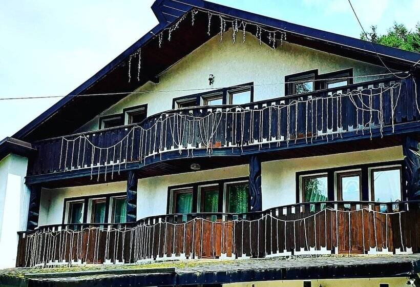 پانسیون Casa Octavian