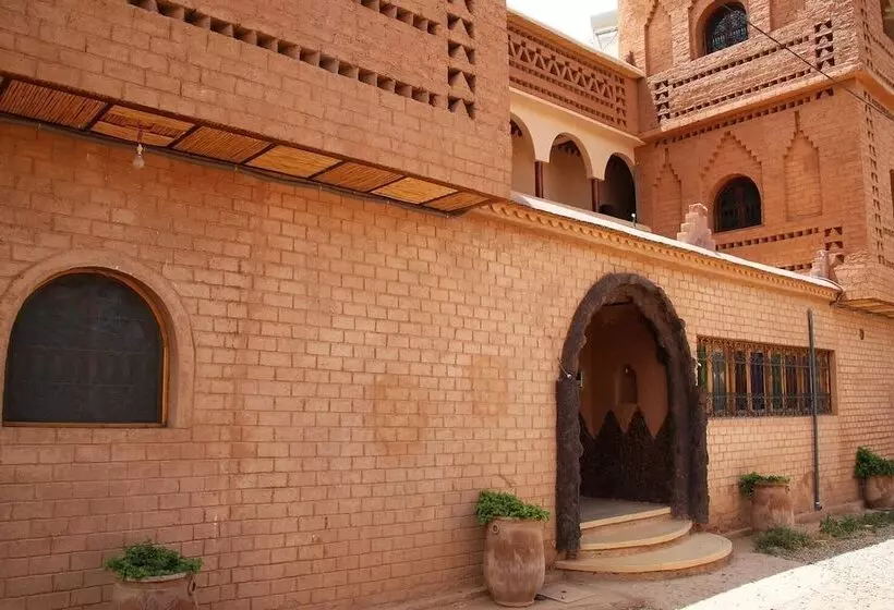 ペンション Maison D'hôte Tizwiyate Dades