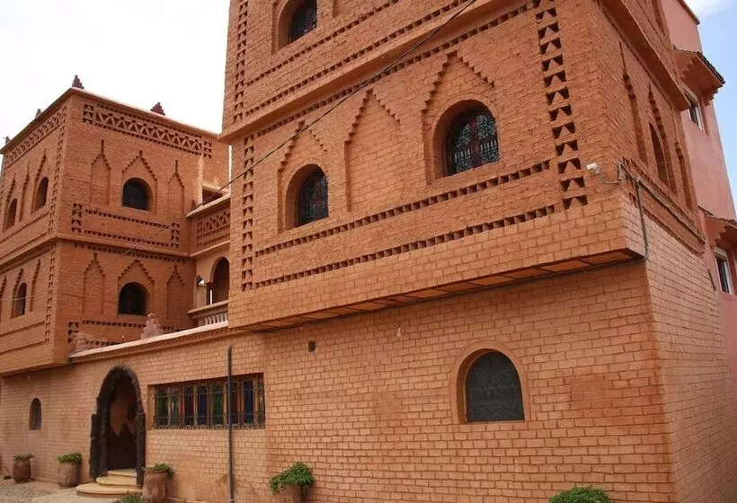 ペンション Maison D'hôte Tizwiyate Dades