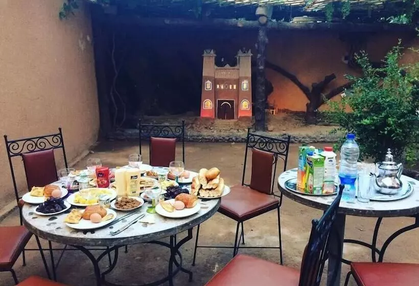ペンション Maison D'hôte Tizwiyate Dades