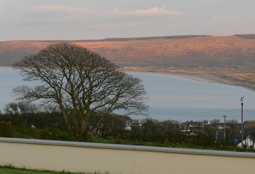 بنسيون Templeview Lodge