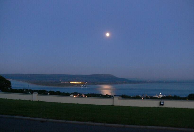 بنسيون Templeview Lodge