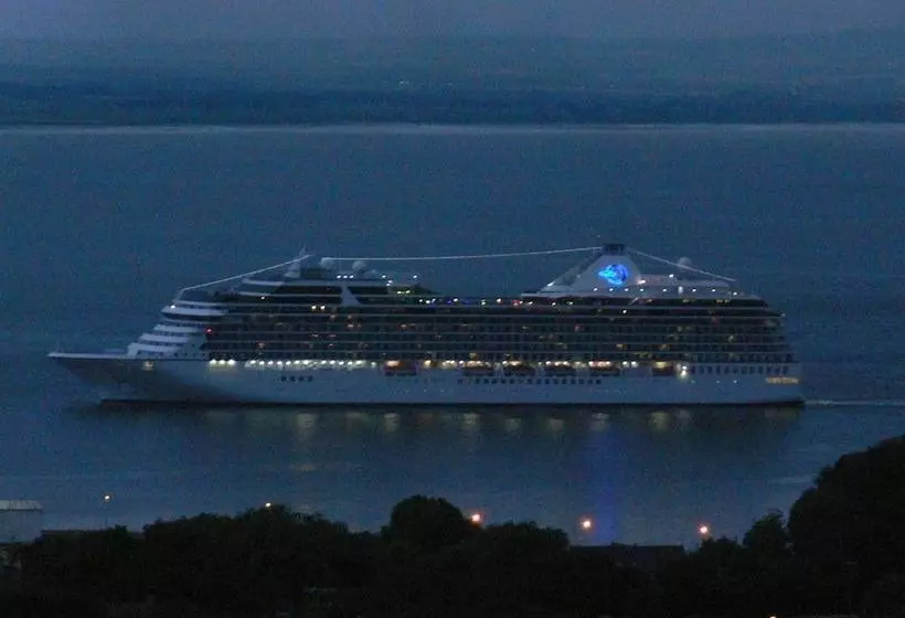 Majatalo Templeview Lodge