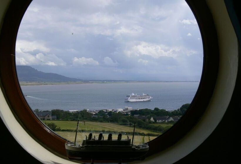 بنسيون Templeview Lodge