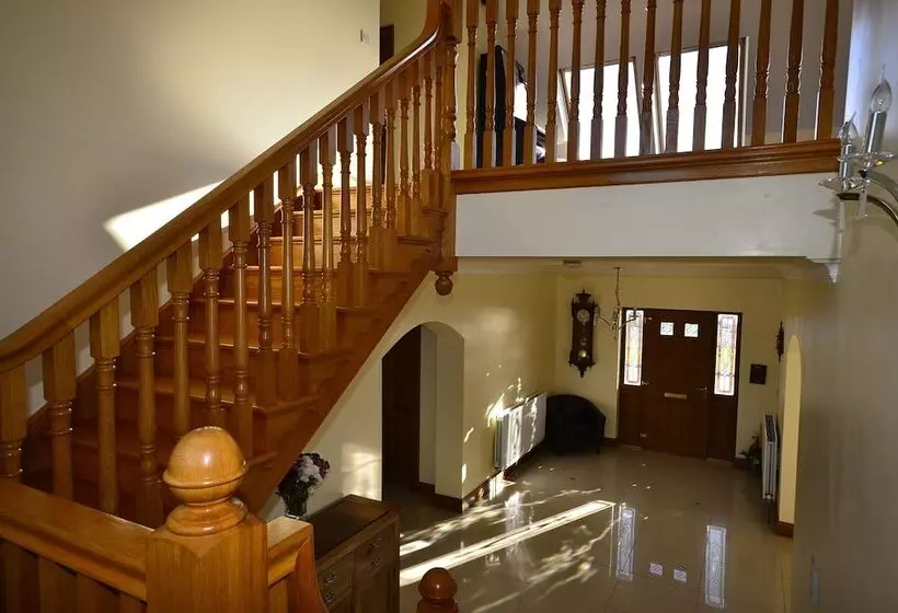 Majatalo Templeview Lodge