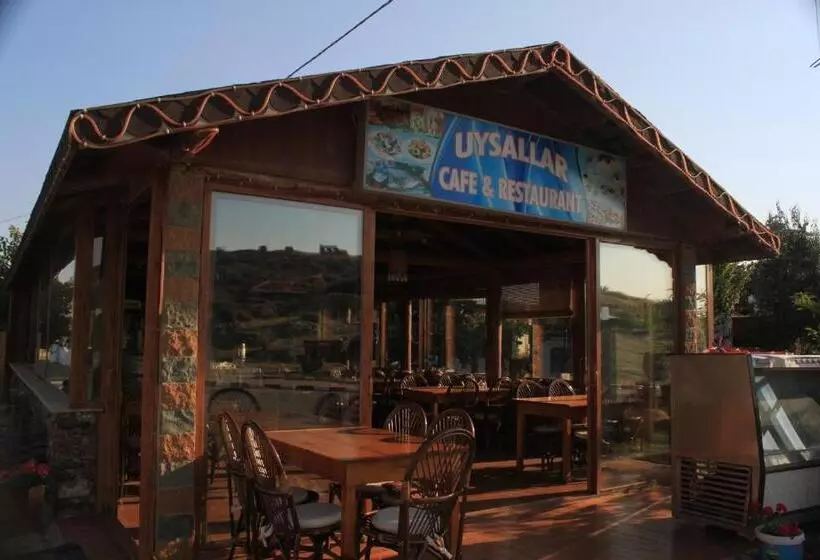 Uysallar Koy Evi