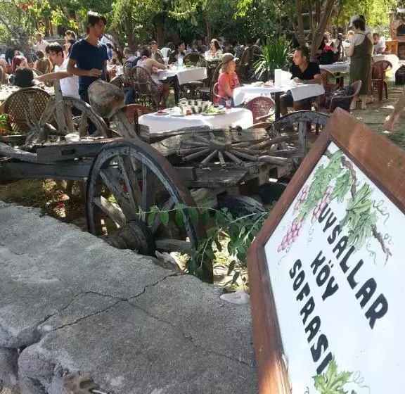 Uysallar Koy Evi