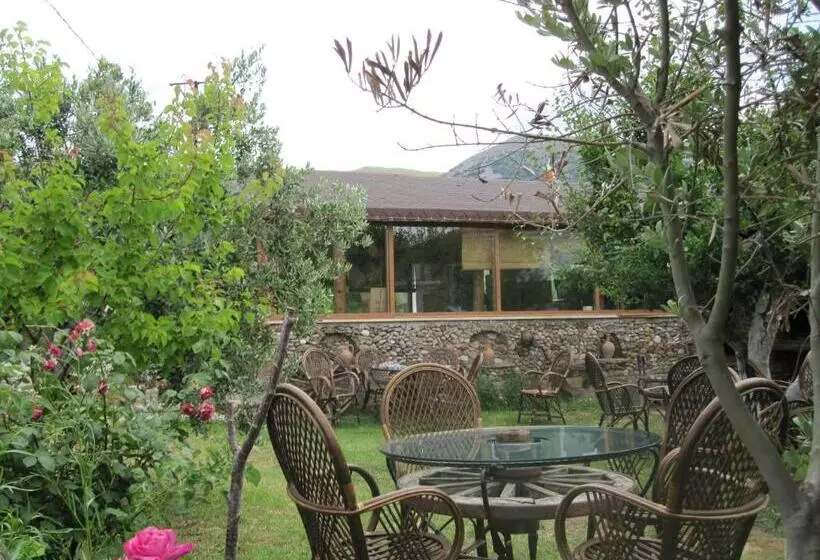 Uysallar Koy Evi