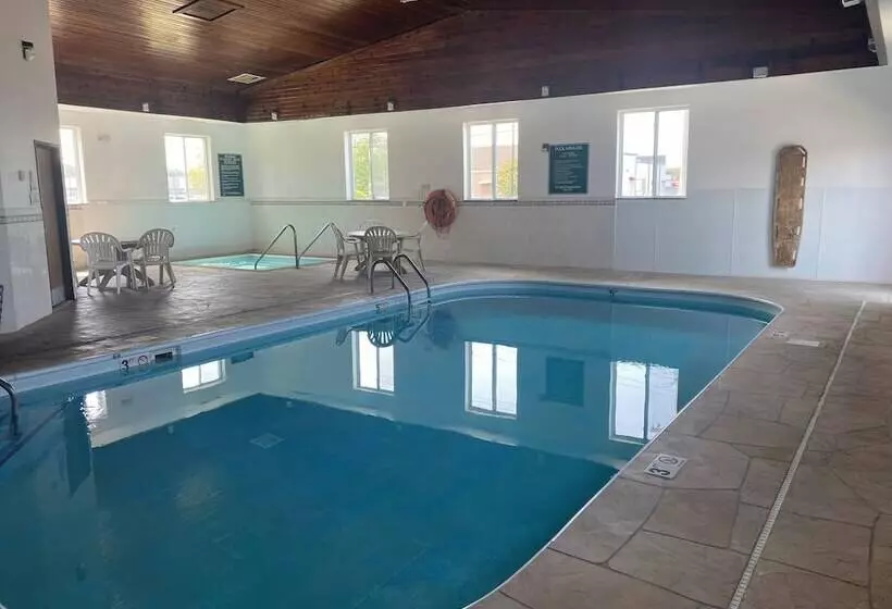 ホテル Baymont By Wyndham Auburn