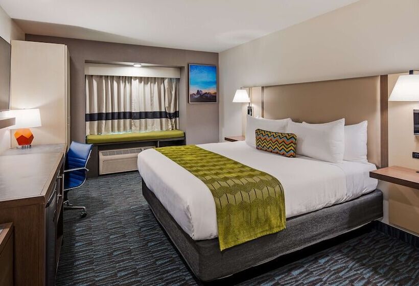 Отель Best Western Plus Yuma Foothills Inn & Suites