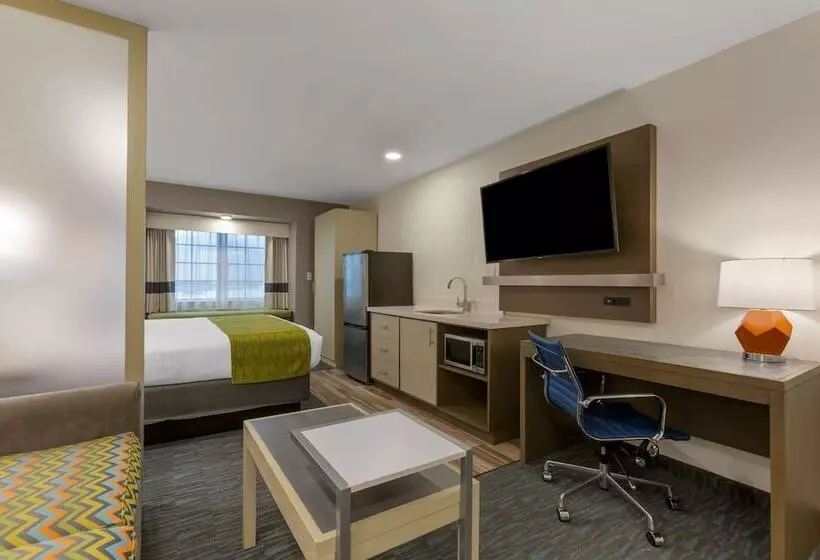 هتل Best Western Plus Yuma Foothills Inn & Suites