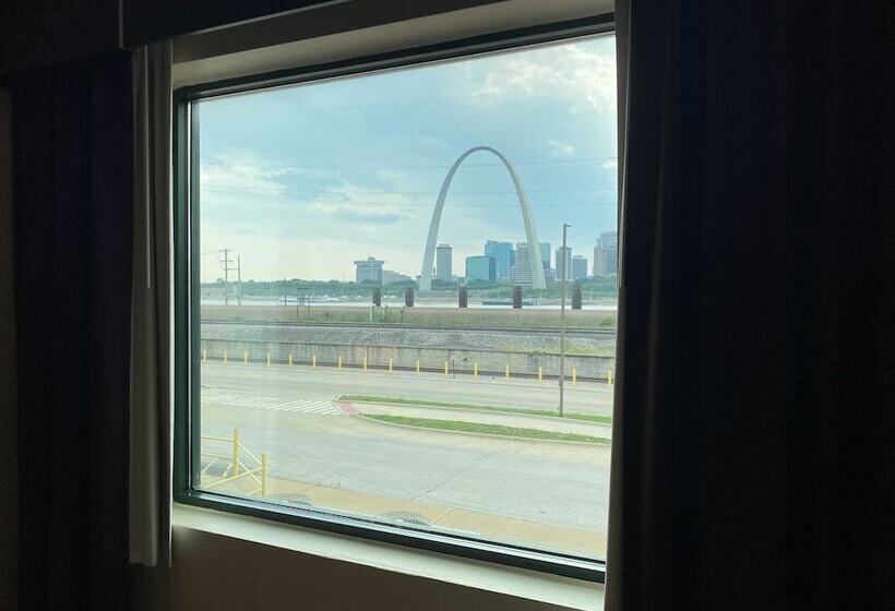 בית מלון כפרי Casino Queen