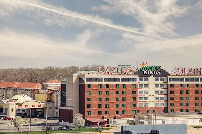 هتل Casino Queen
