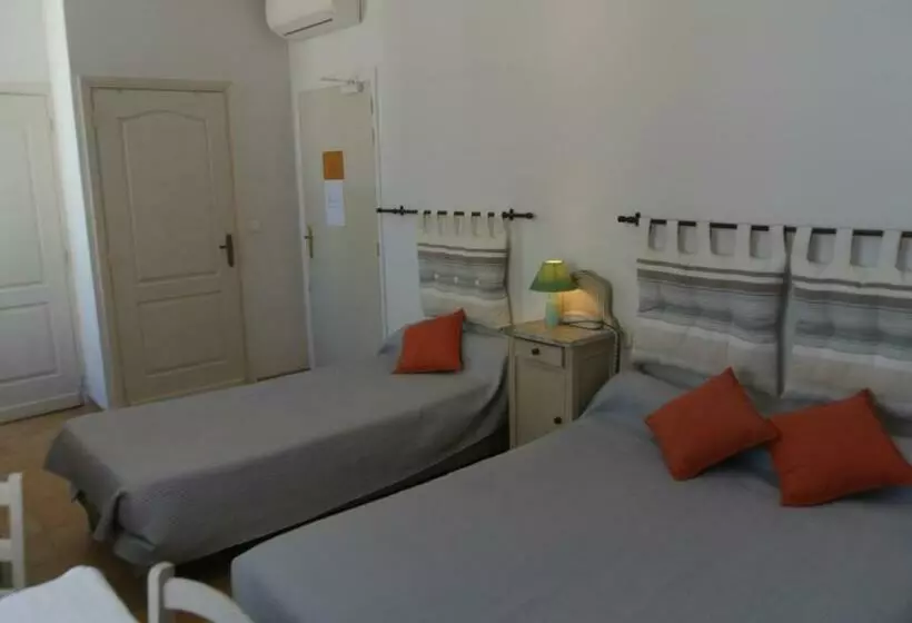 Отель Hôtel Castel Mistral