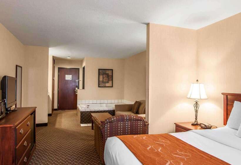 فندق Comfort Suites