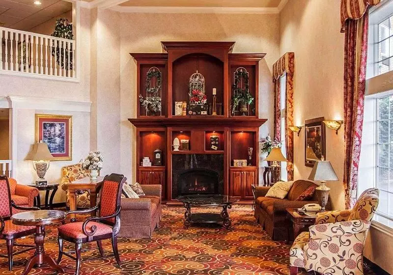 Отель Comfort Suites