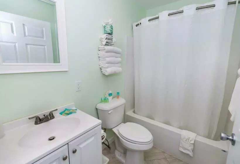 هتل Daytona Inn And Suites