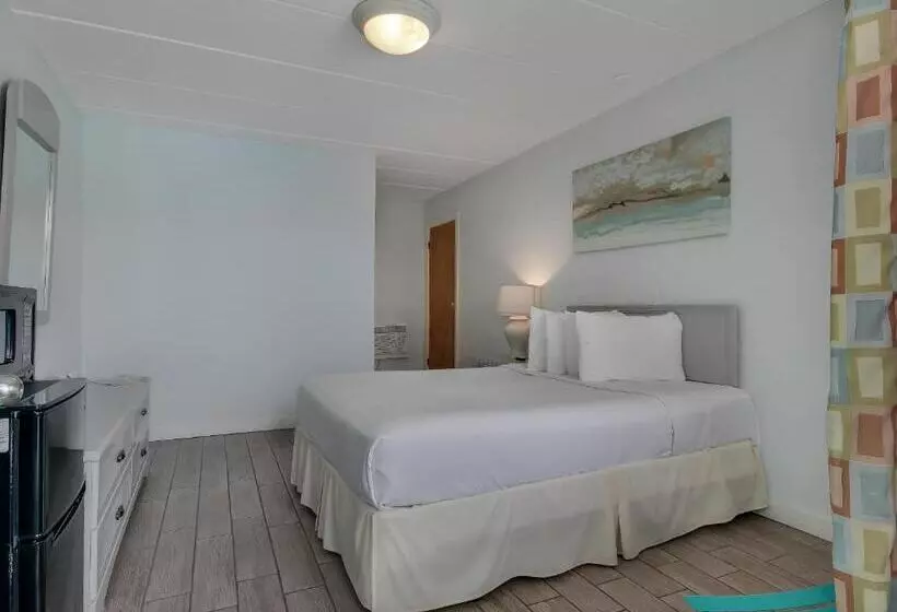 هتل Daytona Inn And Suites