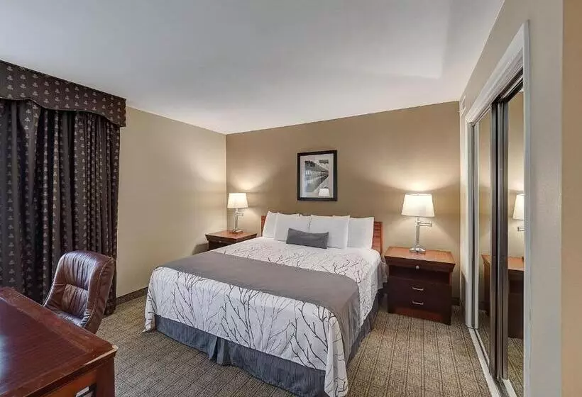 Eastland Suites Extended Stay Hotel & Conference Center Urbana