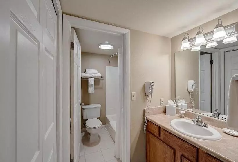 Eastland Suites Extended Stay Hotel & Conference Center Urbana