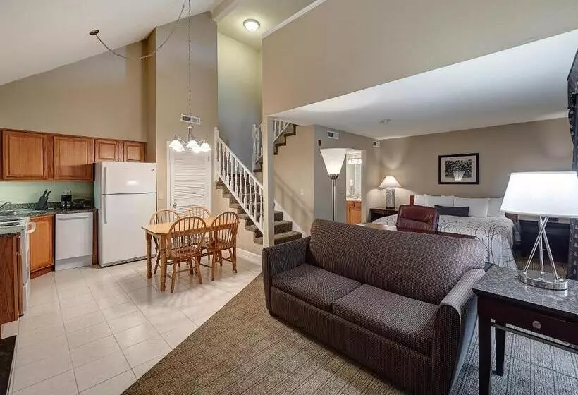 Eastland Suites Extended Stay Hotel & Conference Center Urbana