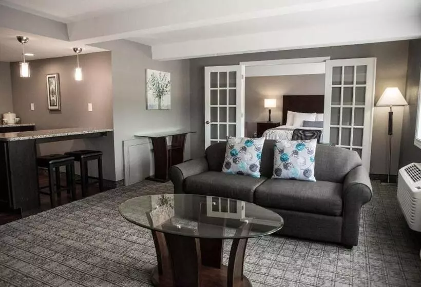 Eastland Suites Extended Stay Hotel & Conference Center Urbana