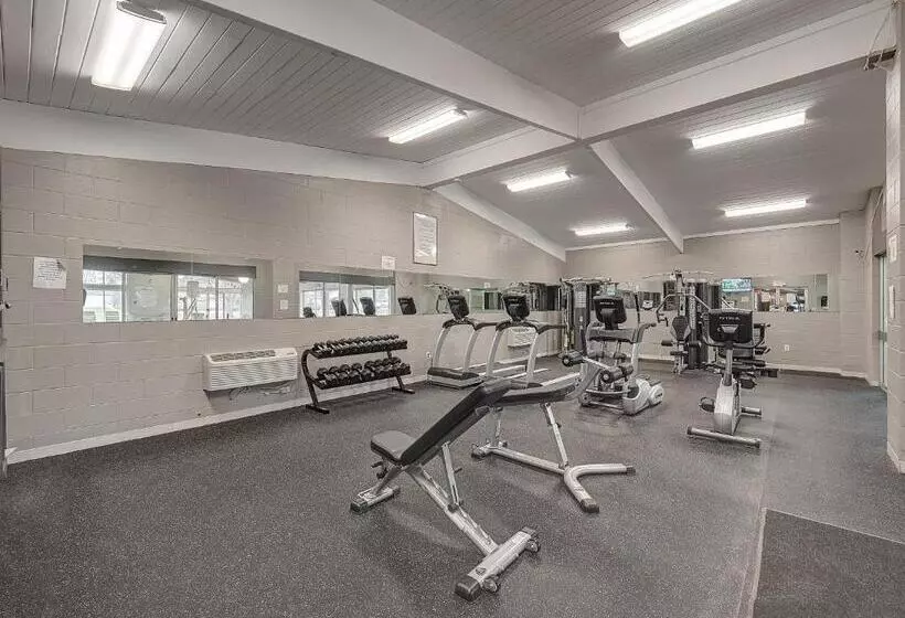 Eastland Suites Extended Stay Hotel & Conference Center Urbana